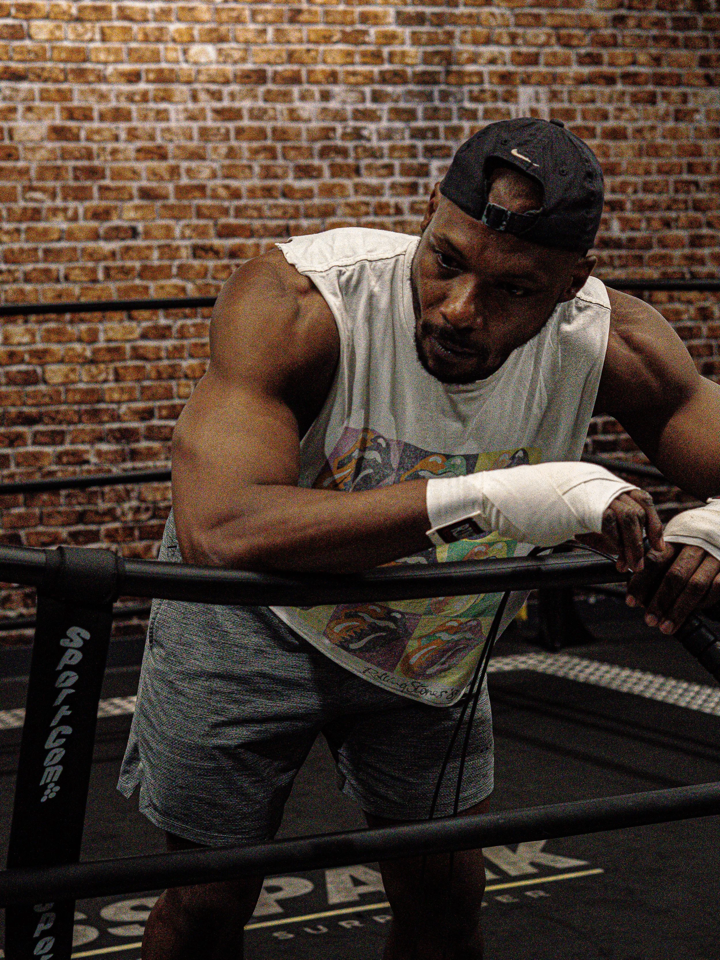 &ldquo;&hellip;this boy really think he a boxer&rdquo; 🥊🤧

pH: @pic9od 📸🪄

#eatsleepblank #pamojafit #fourevercoach #fitnessinspo #stayinmotion