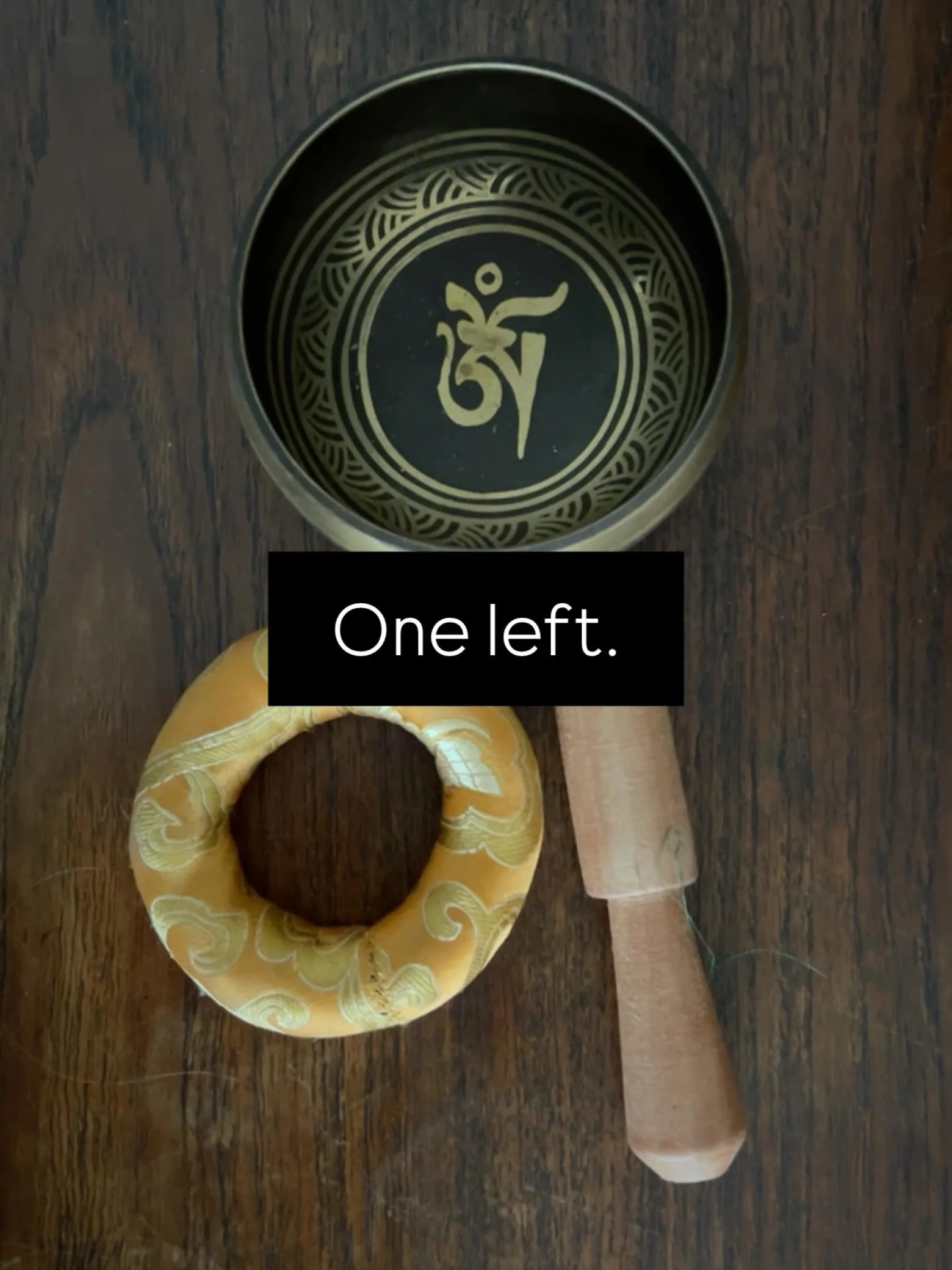 One remaining.

Beautiful, hand-hammered 3.5-inch Singing Bowl, crafted by Nepalese artisans in the Himalayan Foothills.

Singing Bowls have been played for centuries, across many different cultures and traditions and are said to create an energy tha
