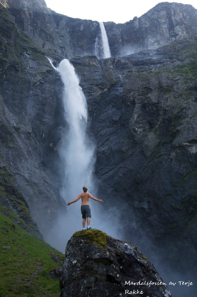 Mardalsfossen av Terje Rakke.jpg
