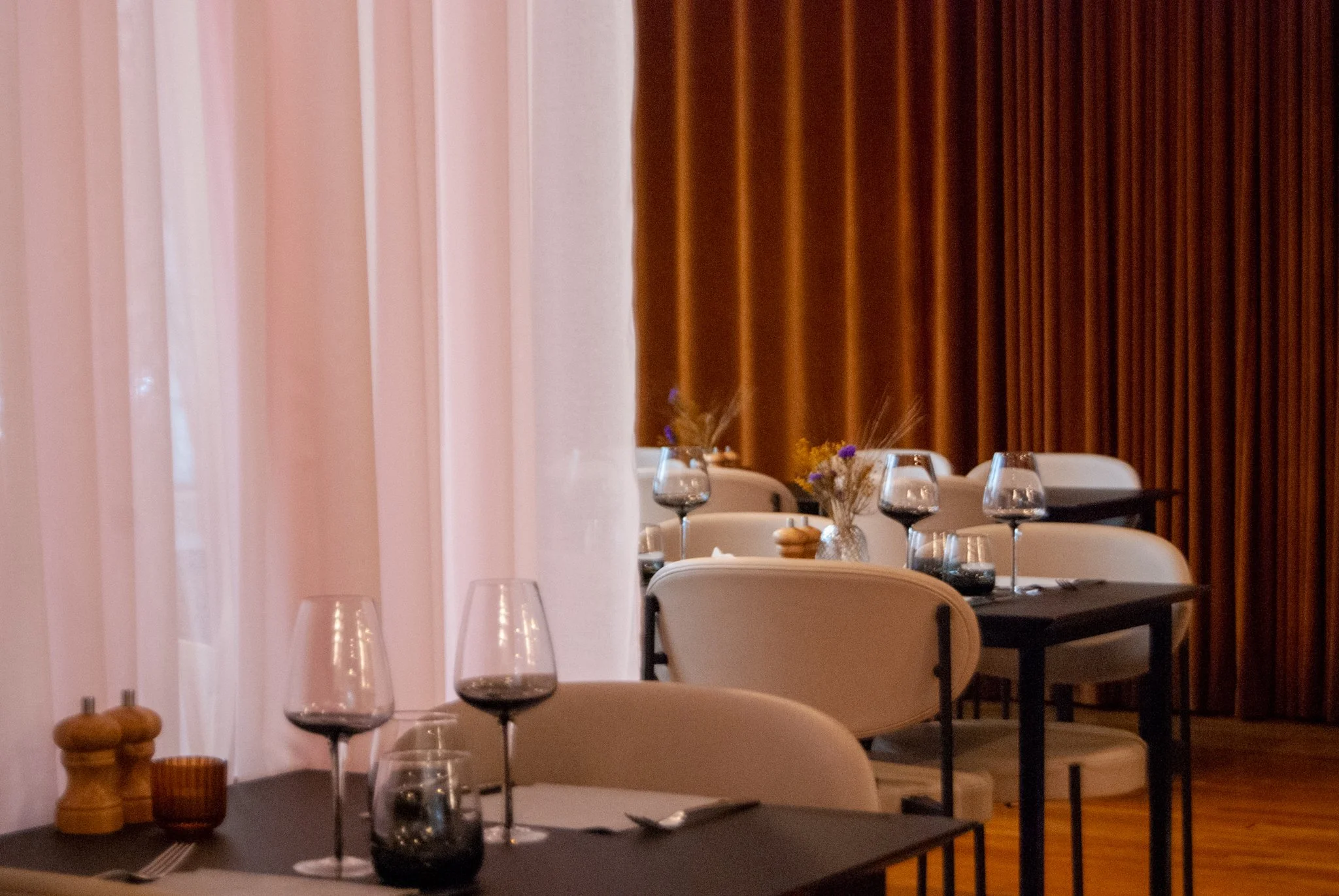 Dining area with brass details, Restaurant Sult, Copenhagen