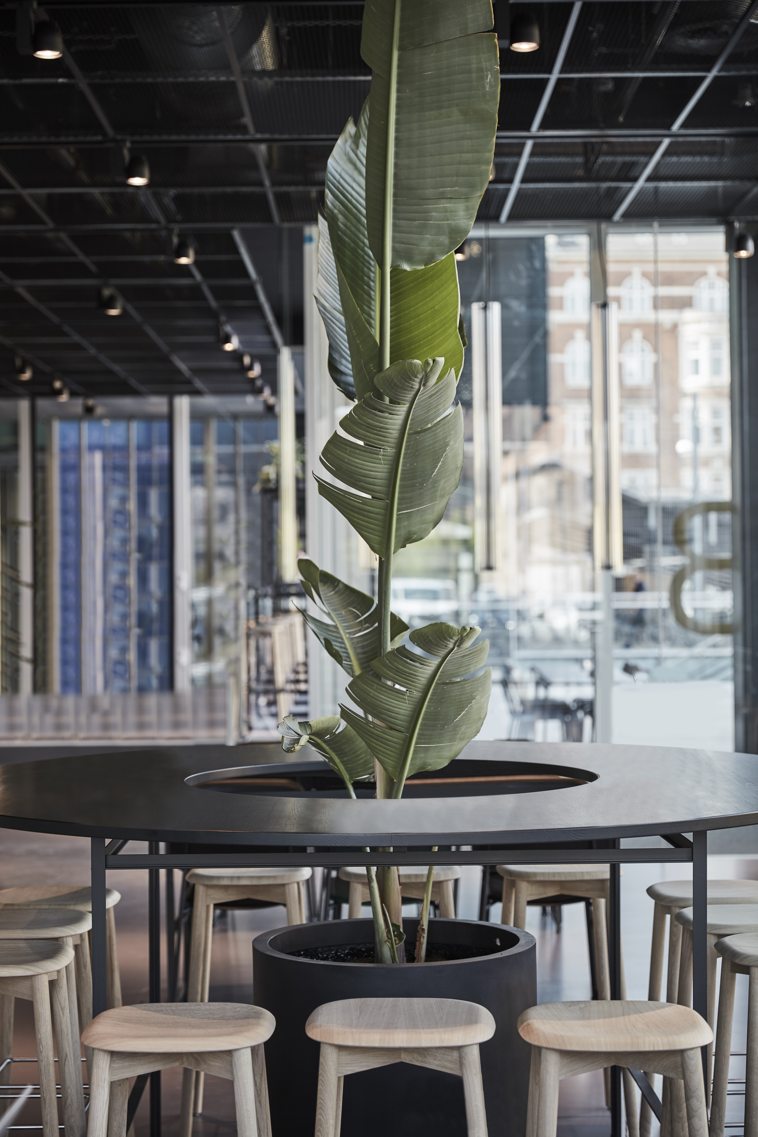 Outdoor rooftop seating from the T-profile table collection, BloxEats at Blox, Copenhagen