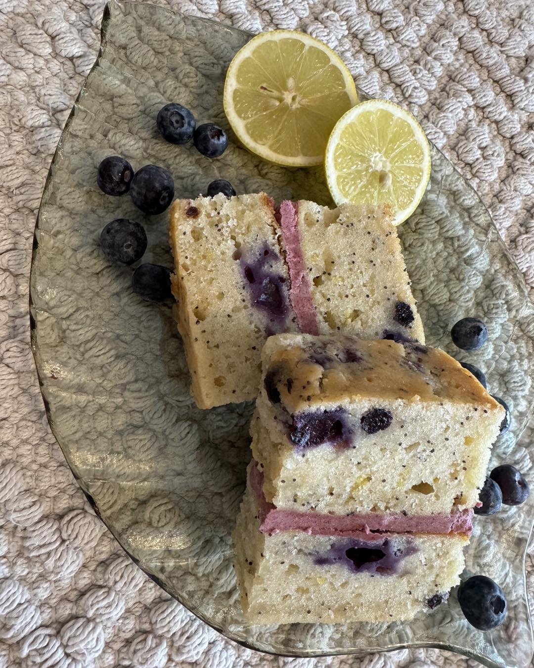 Flavour Friday🍰

Some delicious new flavours have been added to my extensive cake menus💕 

Did you know we have 3 cake menus now? 

A full menu 🌸

A plant based menu🌱

A gluten intolerance menu&hearts;️ a super new one 

Todays Friday flavour is 