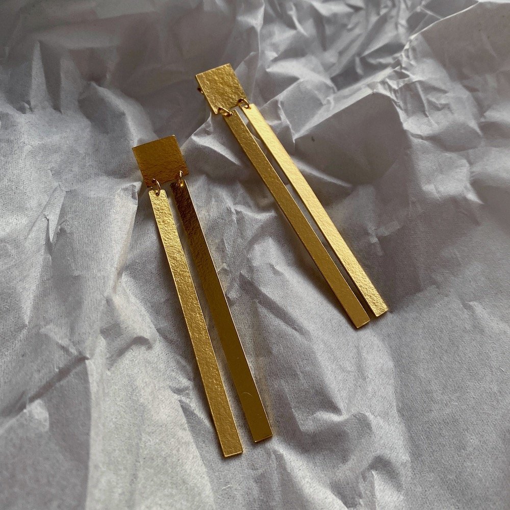 gold-slatted-earrings.jpeg