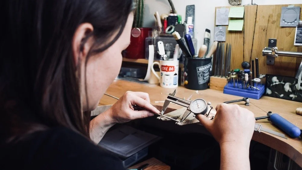 lucy-thompson-jewellery-measuring-silver-wire.jpeg
