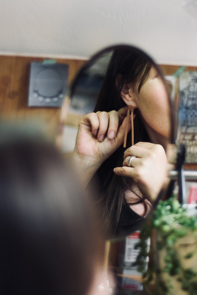 slatted-rose-gold-earrings-mirror-portrait.jpeg