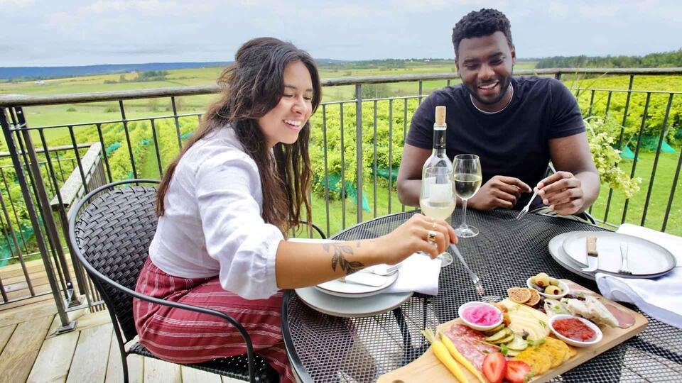 PlantersRidge-couple-food-1920x1080.jpeg
