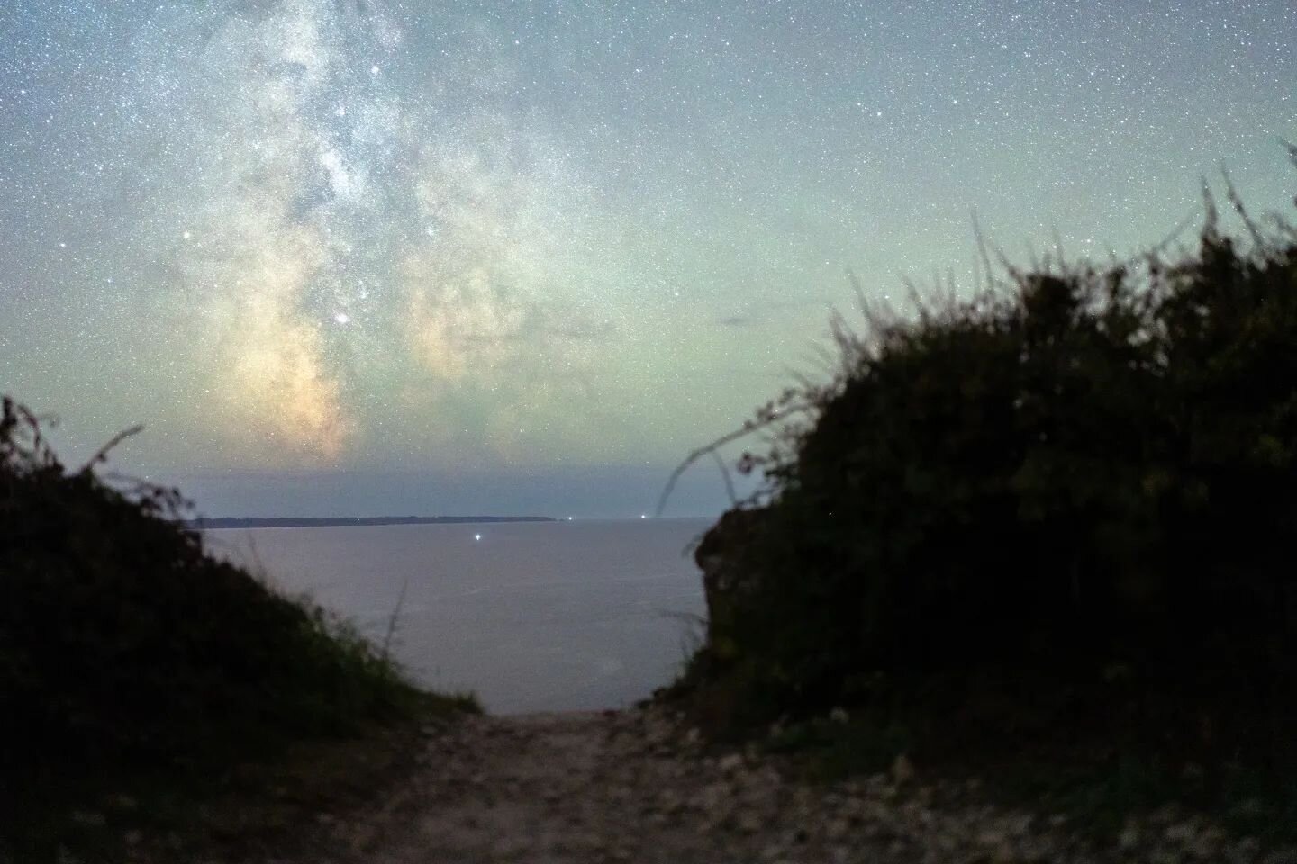 Here is the gateway to my new series of nightscapes. A mix of realism and fantasy for a dreamlike journey into the stars.

#capdelachevre #presquiledecrozon #crozon #crozontourisme #bretagne #bretagnetourisme #finistere #finisteretourisme #cielnoctur