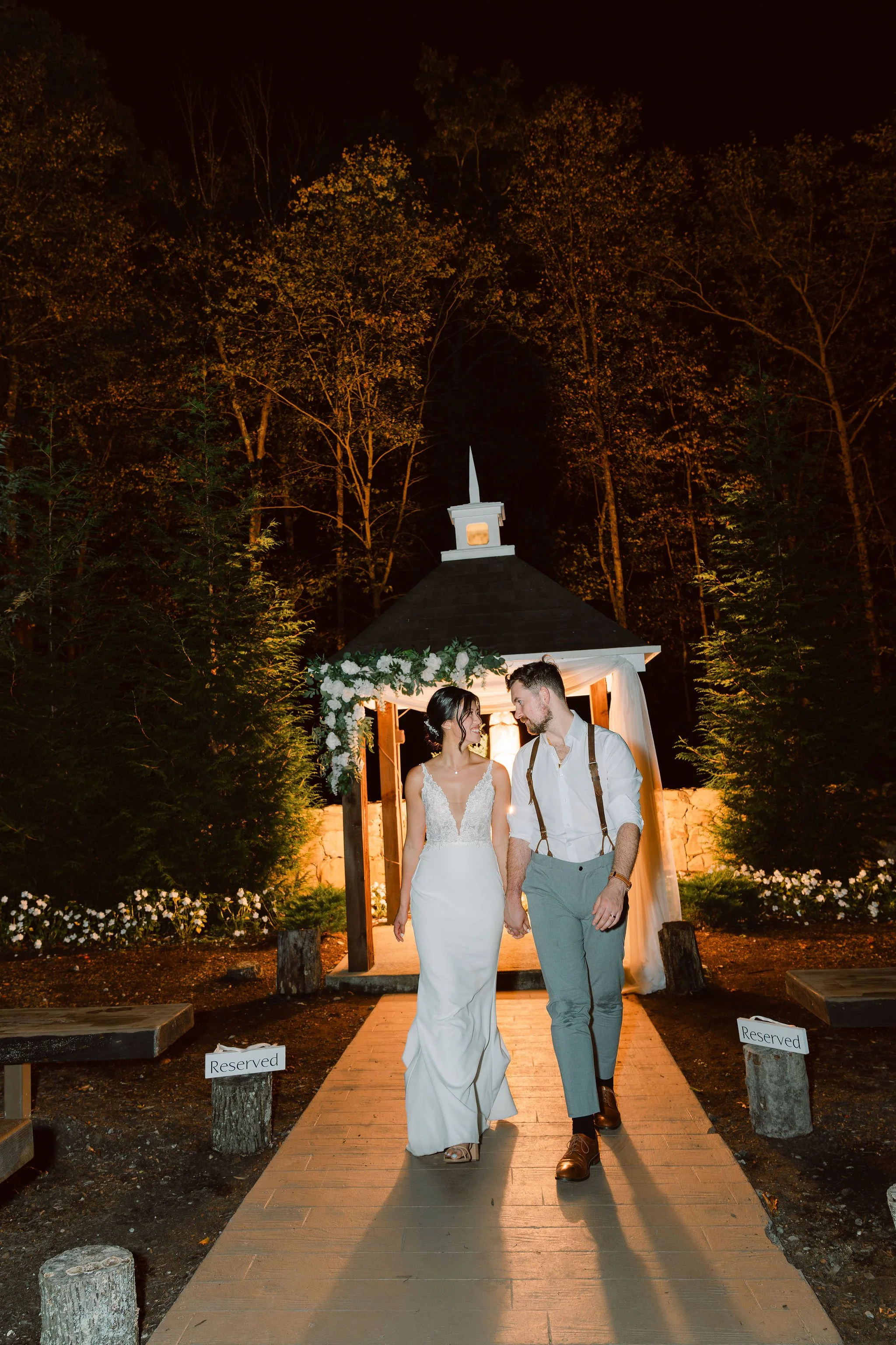 Timeless Elegance | Tim &amp; Kelley's Wedding at Five Bridge Inn