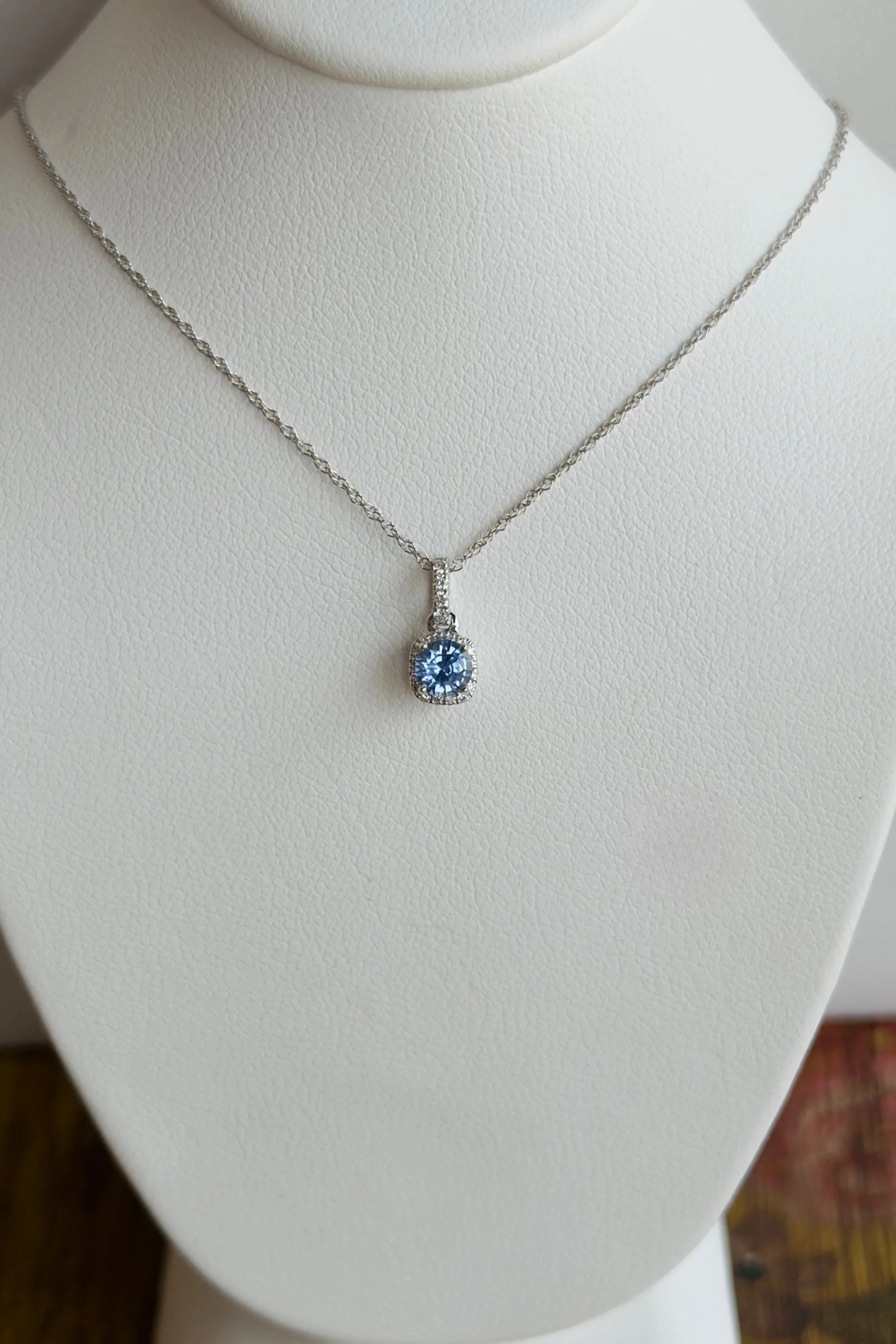14K WHITE GOLD .06 CT NATURAL DIAMONDS & .38 CT SAPPHIRE NECKLACE