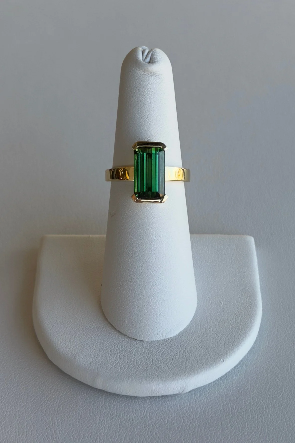 18K YELLOW GOLD 3.29 CT TOURMALINE RING