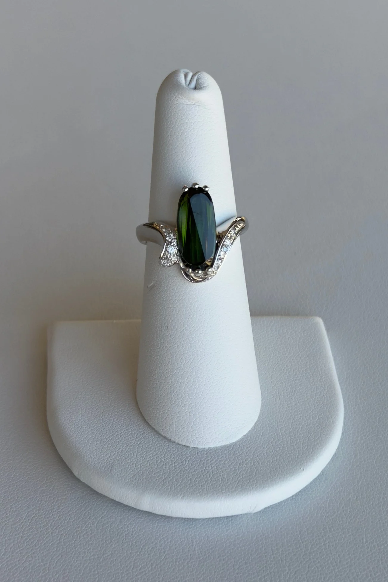 PLATINUM DIAMOND AND 3.54 CT TOURMALINE RING