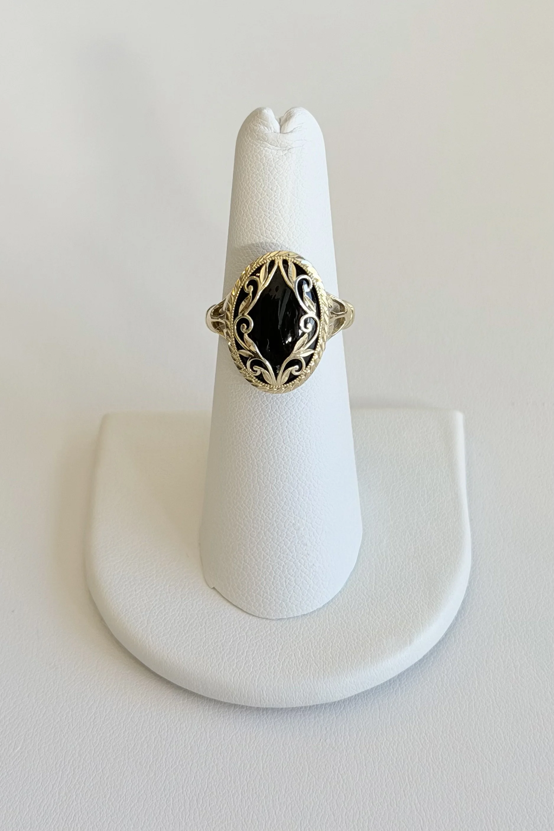 14K YELLOW GOLD BLACK ONYX RING
