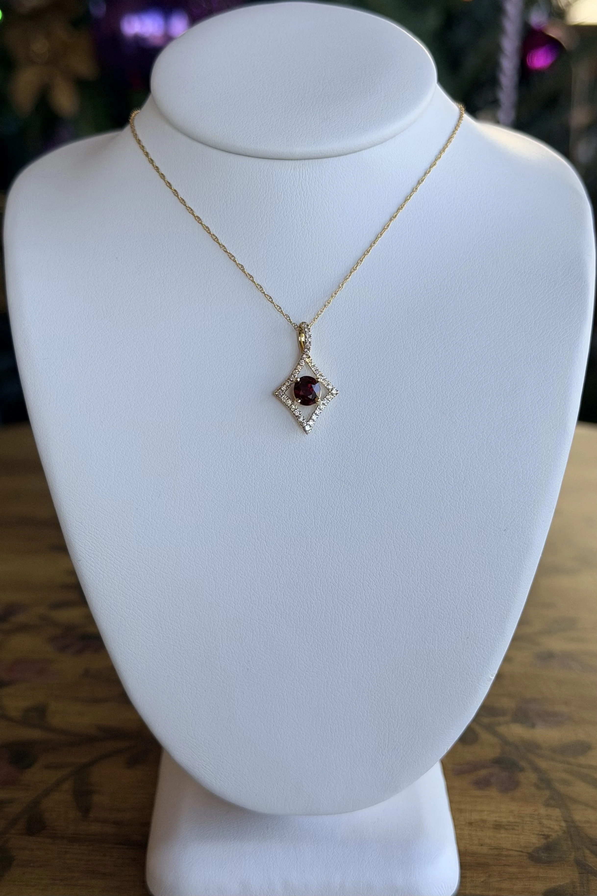 18K YELLOW GOLD RUBY AND DIAMOND NECKLACE