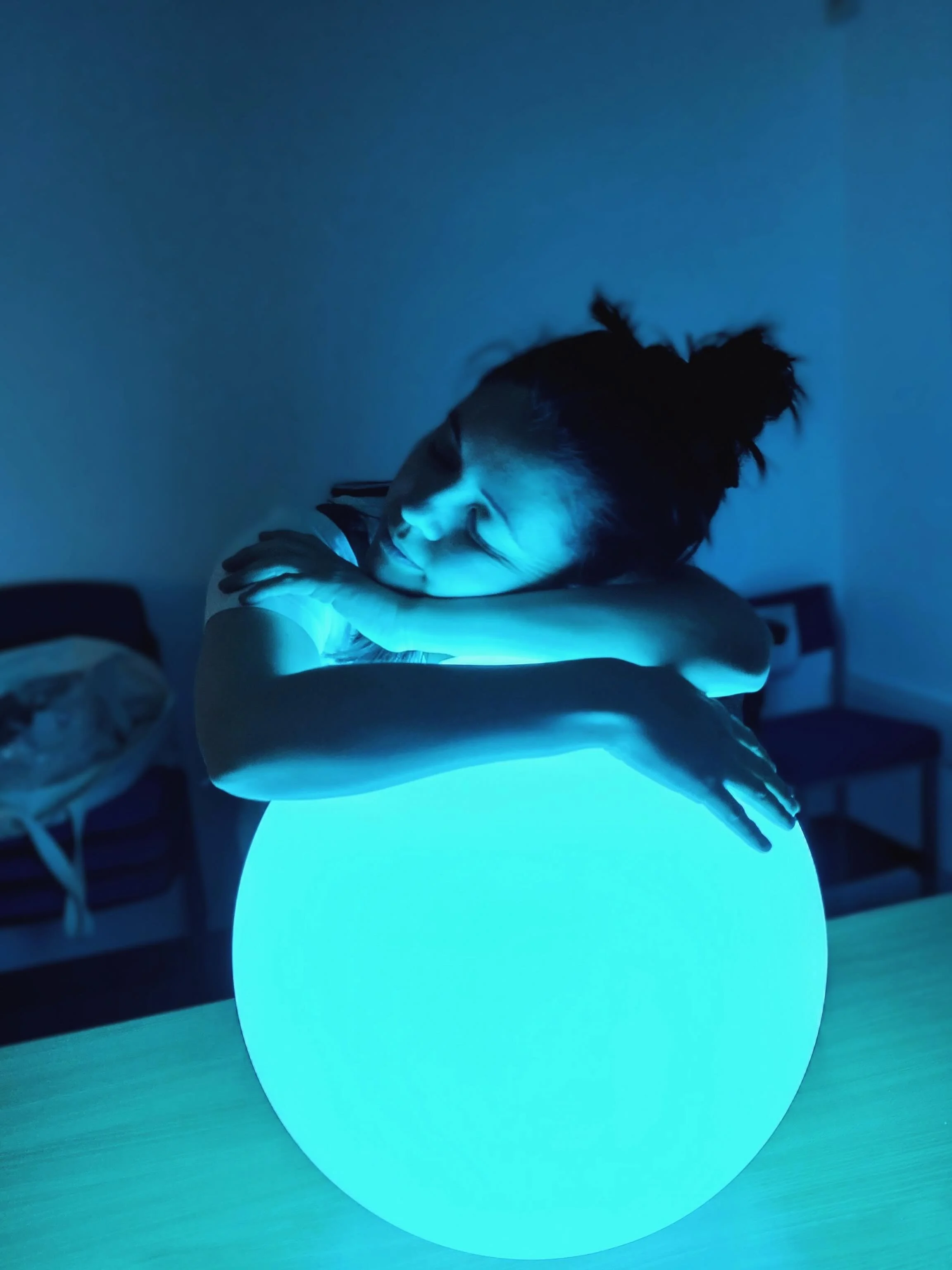 Day 3 of Under One Sky brought some new discoveries with materials and extended exploration with 3 patients.  Our co-creation process is in full swing with patients leading and guiding our creative decisions 🕺

It was also Emily&rsquo;s last day as 