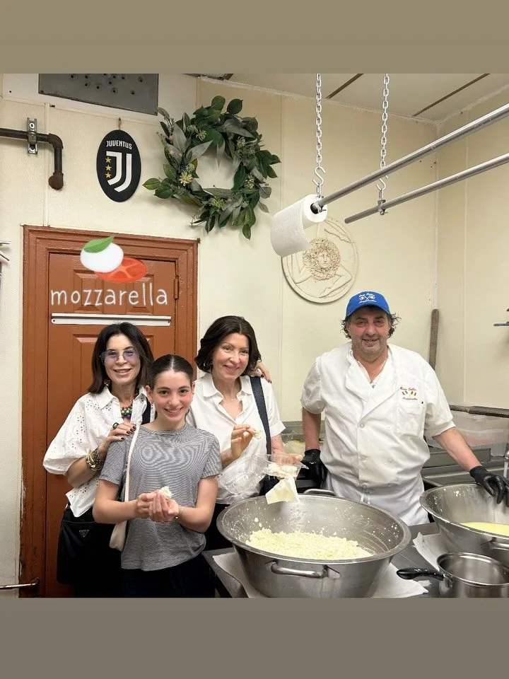 Another day on the (Arthur) Ave!! 🍕🍝 
Check out our upcoming tours at the link in bio!! 
@casadellamozzarella @borgattis @teitelbrotherssince1915 

#cuisinearts #cuisineartswalkingtours #arthuravenue #arthurave