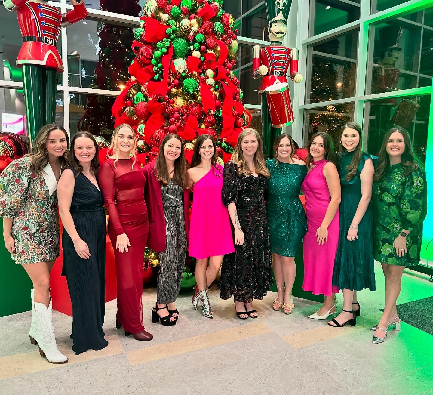 One of my fav events! @cartifestivaloffashion is so fun, esp with this crewwwwwww 💕

Happy Birthday, Layne! 🥳🥳