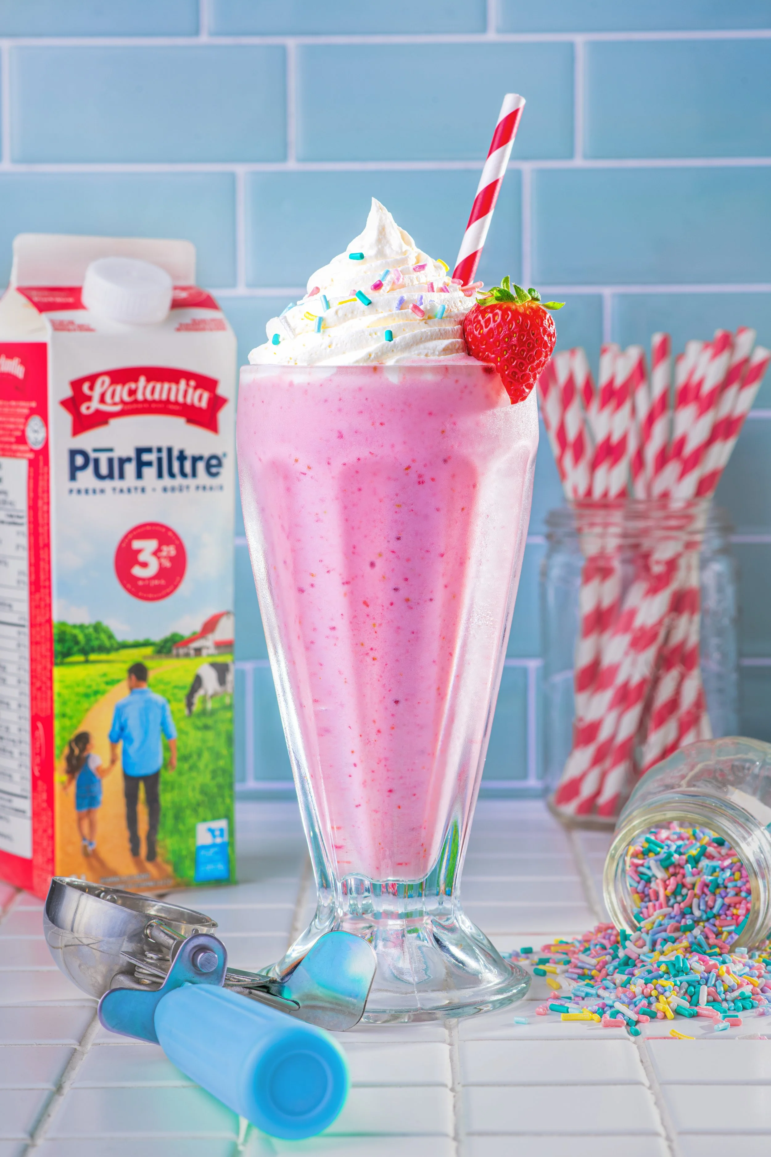 Lactalis 06 2025_9 Restaurant Style Strawberry Milkshake_027 copy.jpg