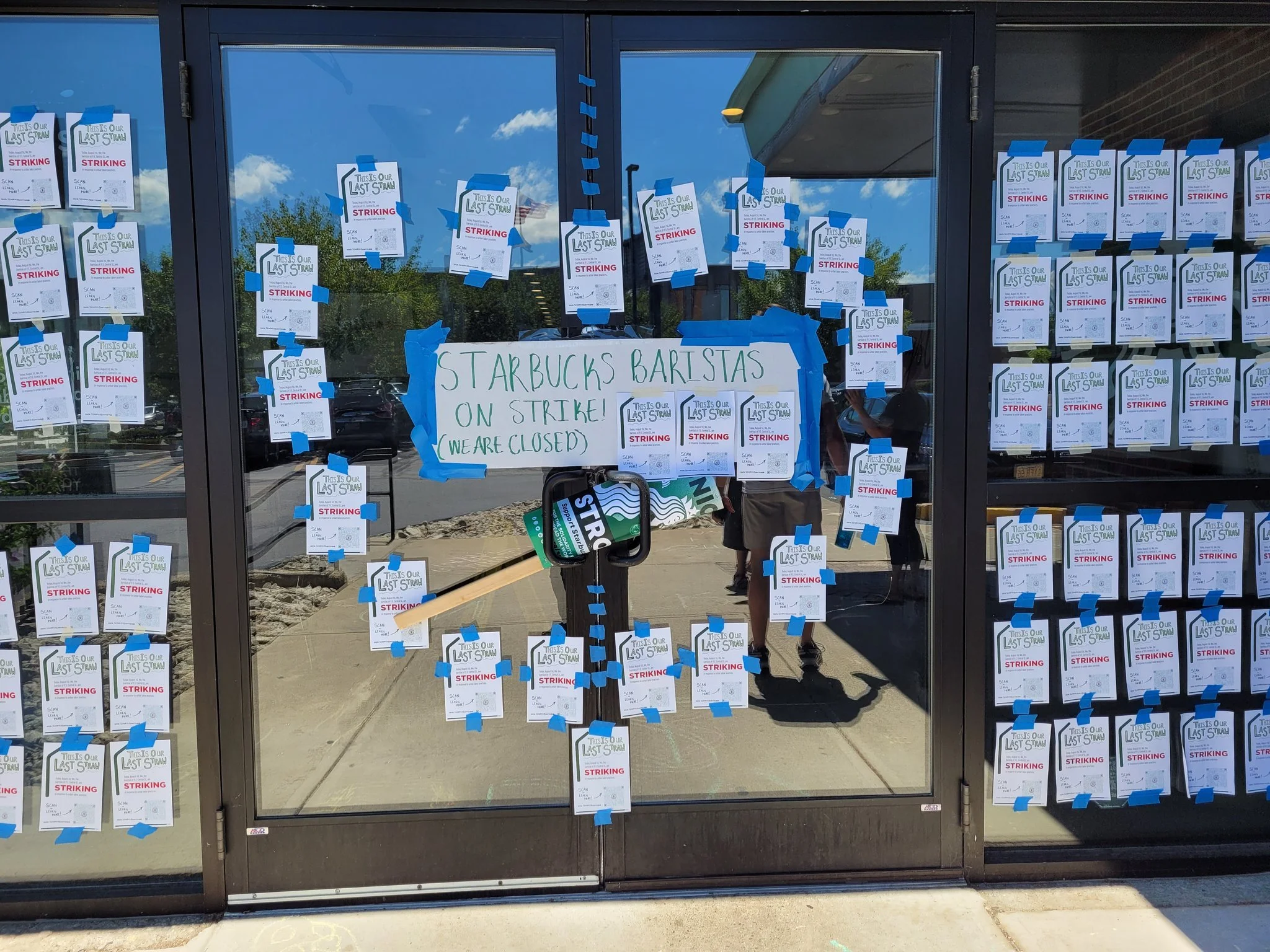 Sbux strike day 3.jfif