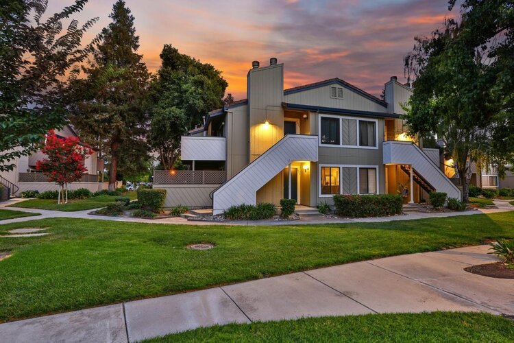 655 Yolo Ct San Jose.
2 Bd | 2 Bth | 912 Sqft.
Sale Price: $594,750