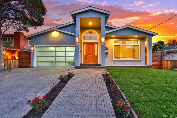 1885 Peacock Ave Mountain View.
4 Bd | 3.5 Bth | 2,076 Sqft | 6,046 Sqft Lot.
Sale Price: $2,863,750