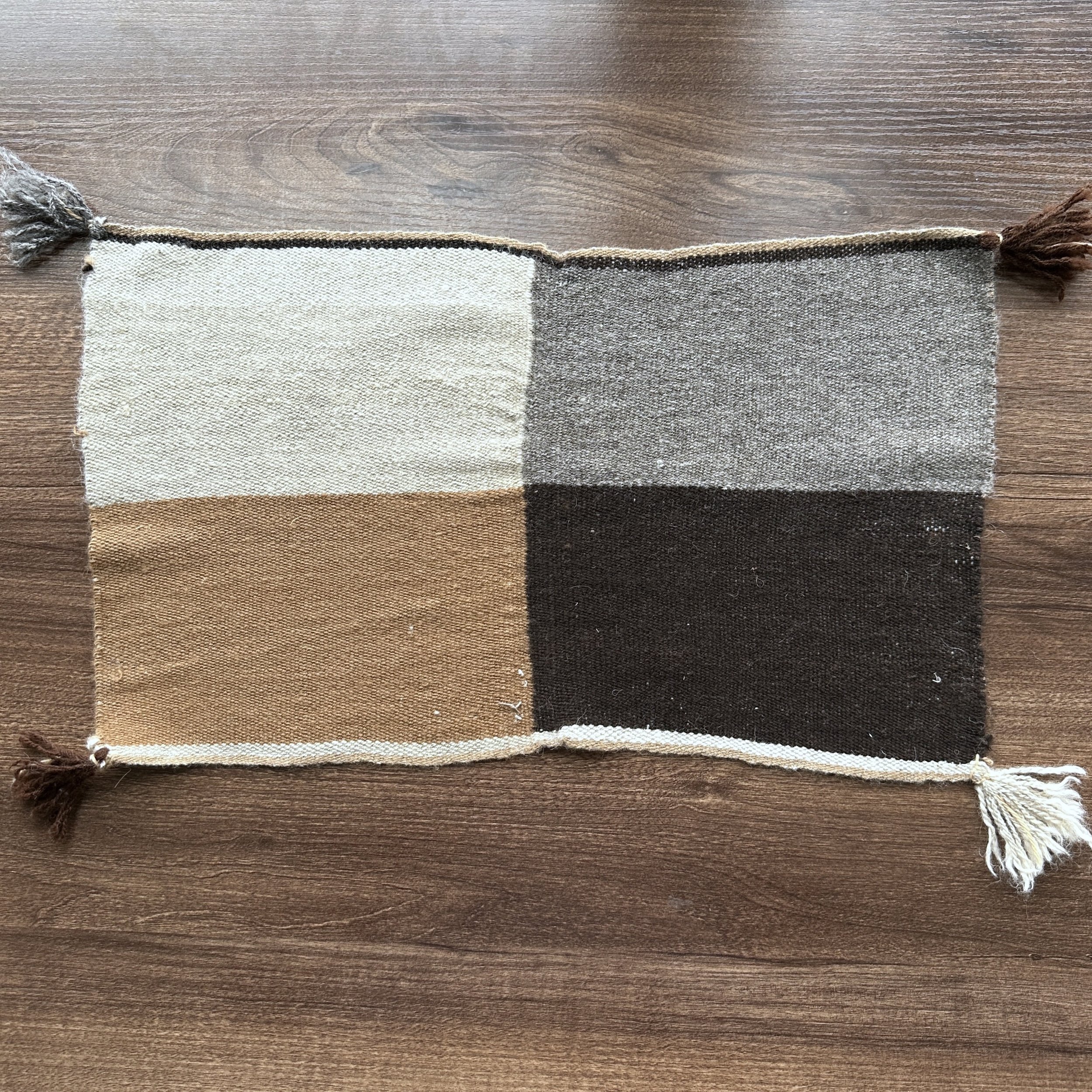 Andean-Inkan Alpaca Mestana Cloth Four Color : 6495 (12x18"/30x46cm)