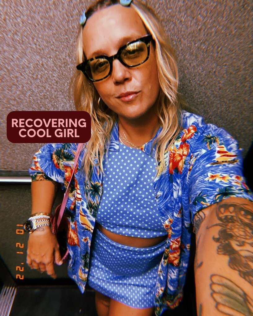 Hi I am Ramona, a recovering cool girl
🤎
Overcoming my obsession with the outside and learning to feel again
🤎
Read more on my substack link in bio