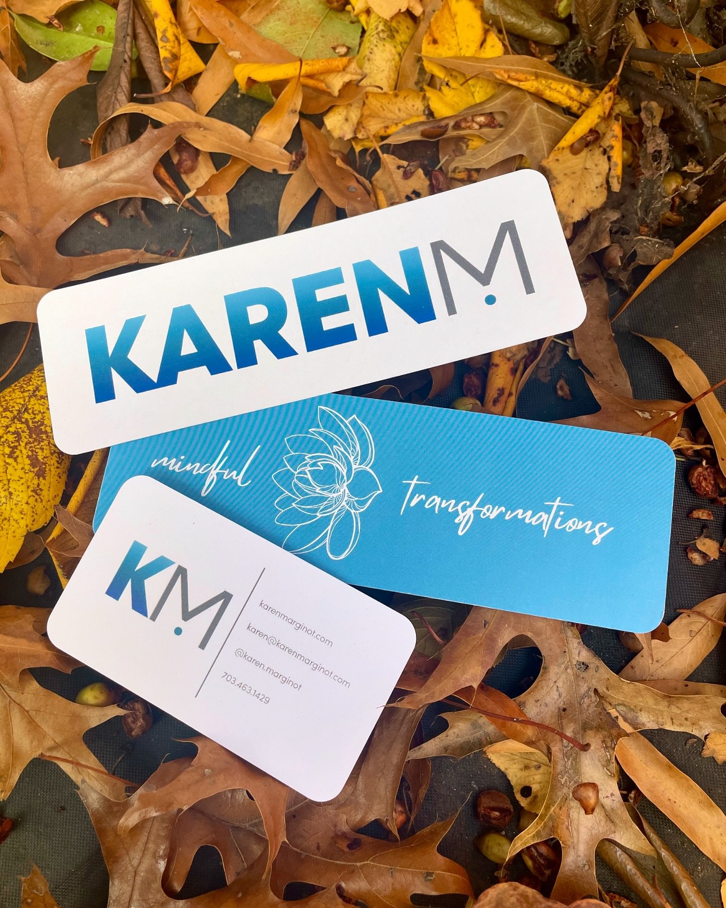 New business cards and bookmarks for the Holiday Pop-Up Market @radianceyogava! I am thrilled to be a vendor this year alongside local businesses, artisans, and crafters. 

Join us for this free event on November 16th! More details on the next slide 