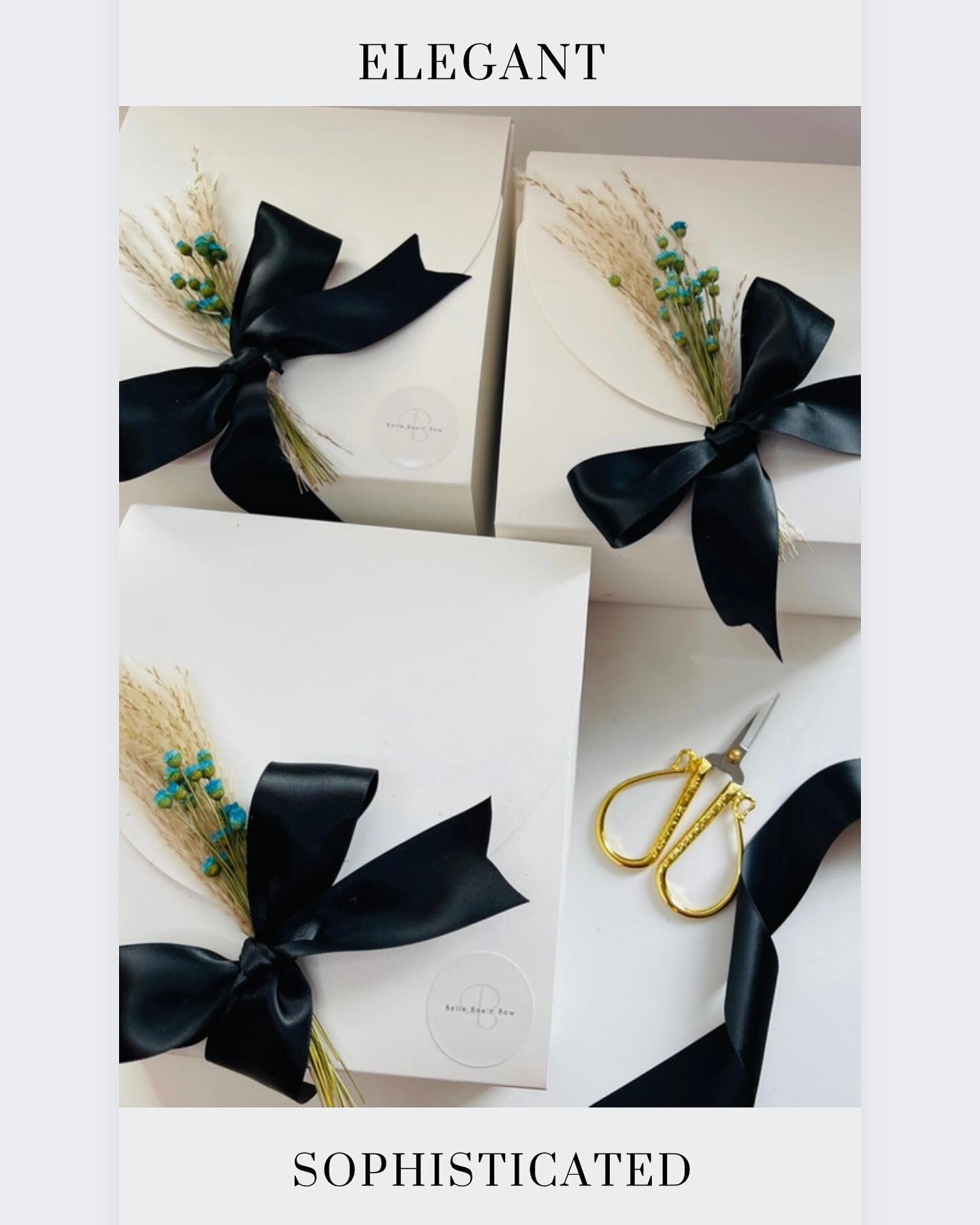 Good things come in small boxes!🖤

#giftideas #giftboxes #bridesmaidgifts #bridesmaidgiftideas #corporategifting #curatedgiftbox #coquitlam #burkemountain