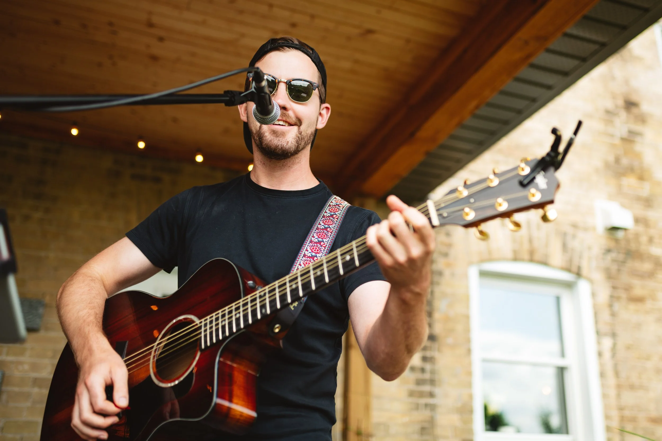 Live Music: Nick Ewanick 