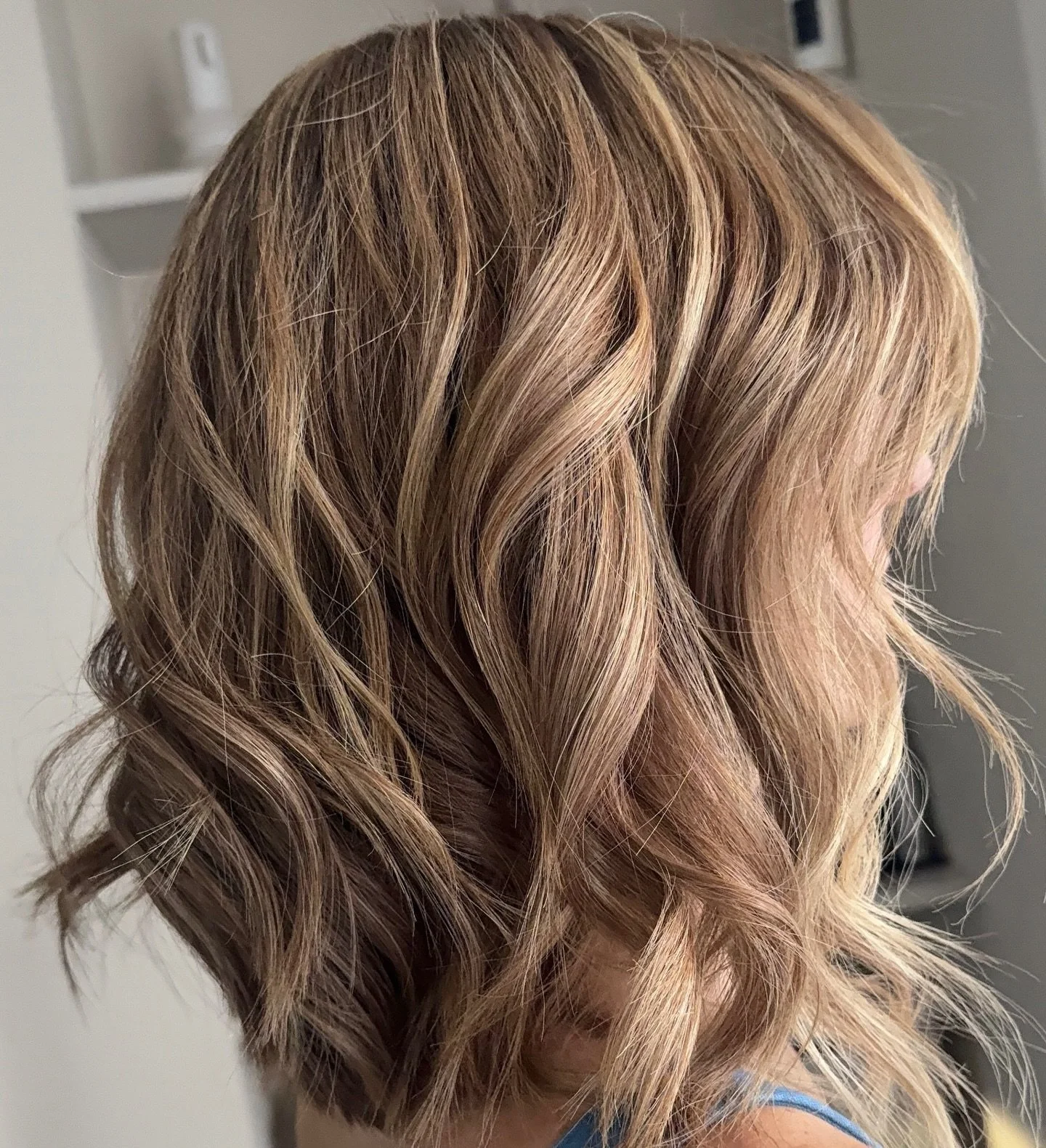 Root touch up and baby lights for a dimensional lived in colour ✨ 

#babylights #roottouchup #rootcover #blendgreys #greycoverage