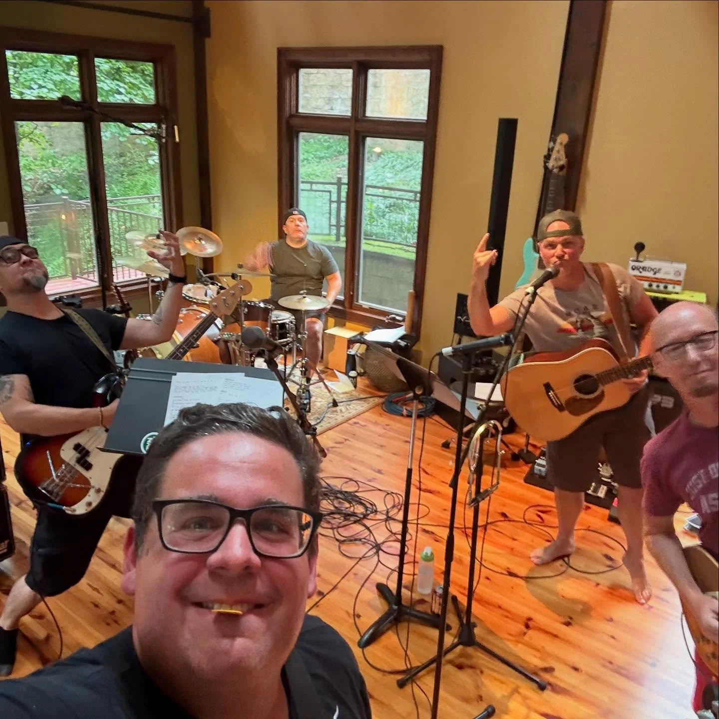 Me and my pals in Monkey Business are playing the @wosmithmusicschool corporate band challenge!

Come out and watch us make fools of ourselves for a great cause!! #nashvillecreates 

https://secure.qgiv.com/for/wosmithnashvillecommunitymusicschool/ev