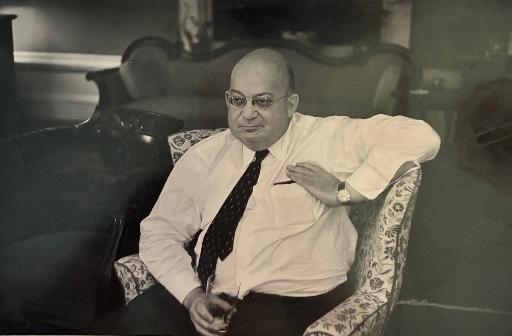 [Liebling, A(bbott) J(oseph)]. PHOTOGRAPHIC PORTRAIT Of The NEW-YORKER WRITER.