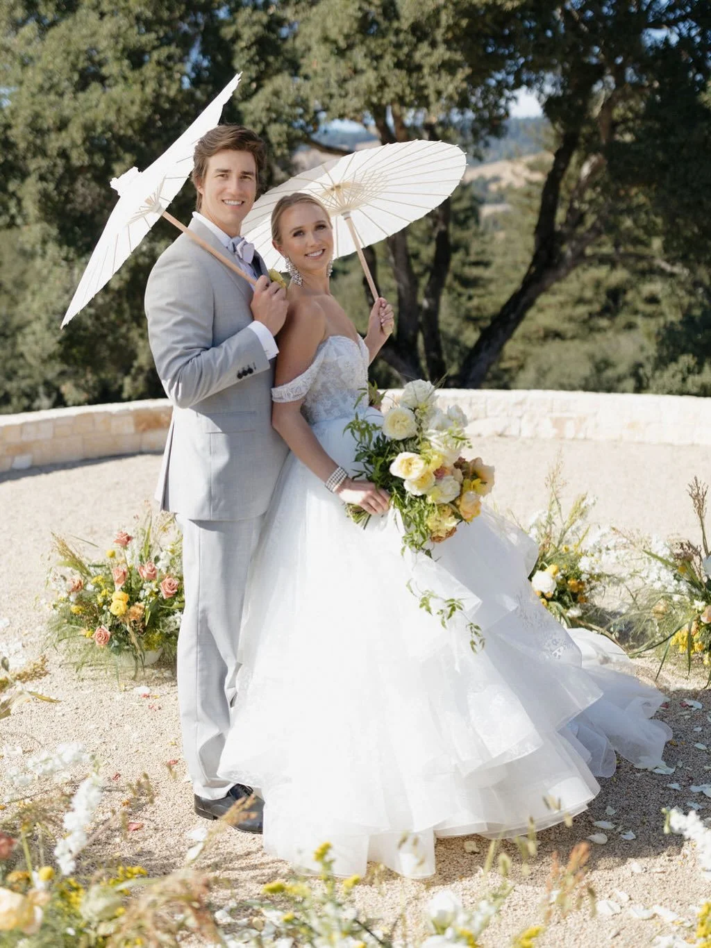 Basking in Love in California.

Shot at the magnificent @CasaBlancaInterlaken Mansion in Watsonville, this styled editorial captures classic elegance through a modern lens. @Mattstebler wears a Franco Uomo Collezione Suit, finished with our Signature