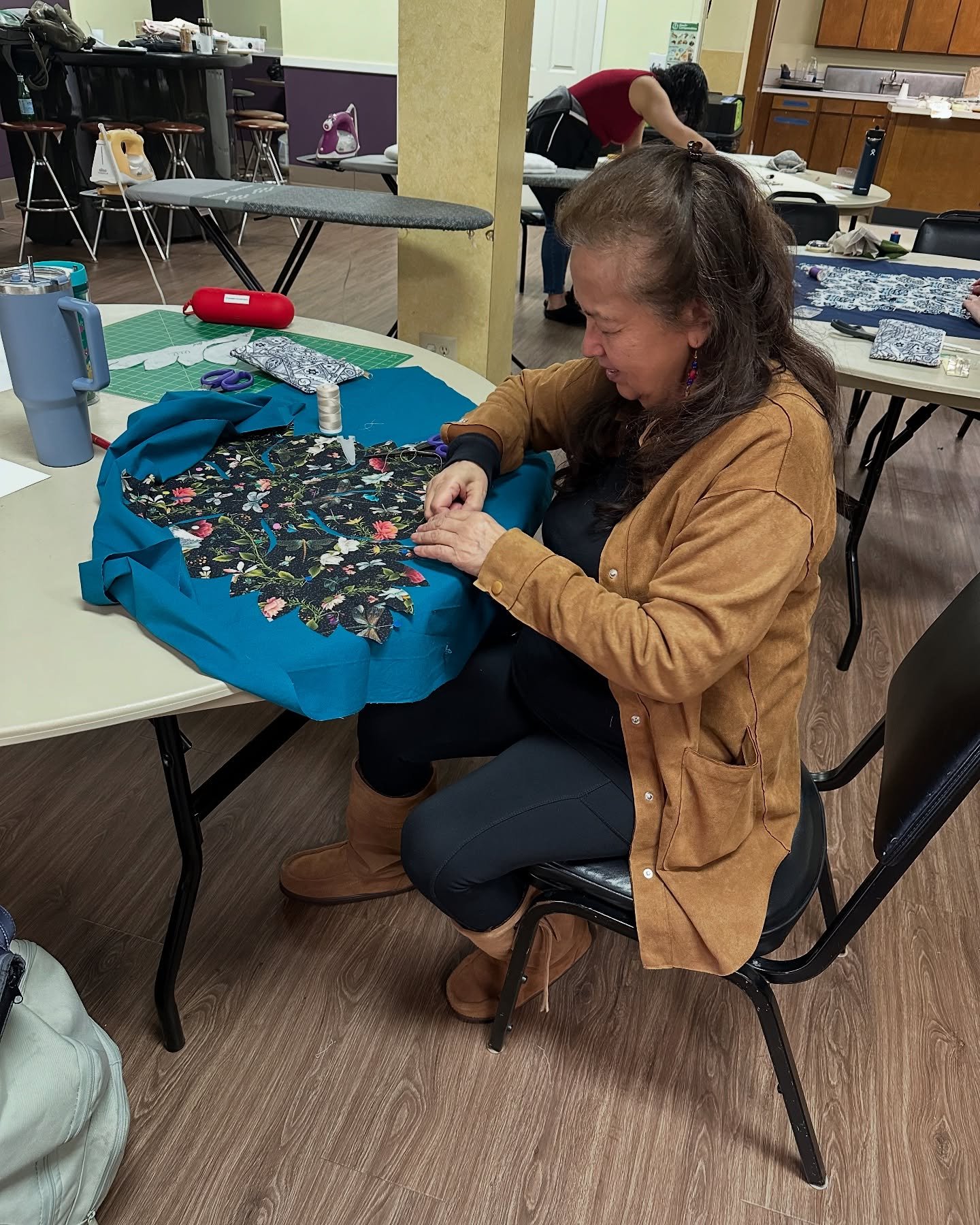Fun teaching Kapa to my friends @hummingbirdfamilyservices in Seattle Washington. Always a pleasure to pass on my families tradition of Kapa &amp; learn from my students as well.
