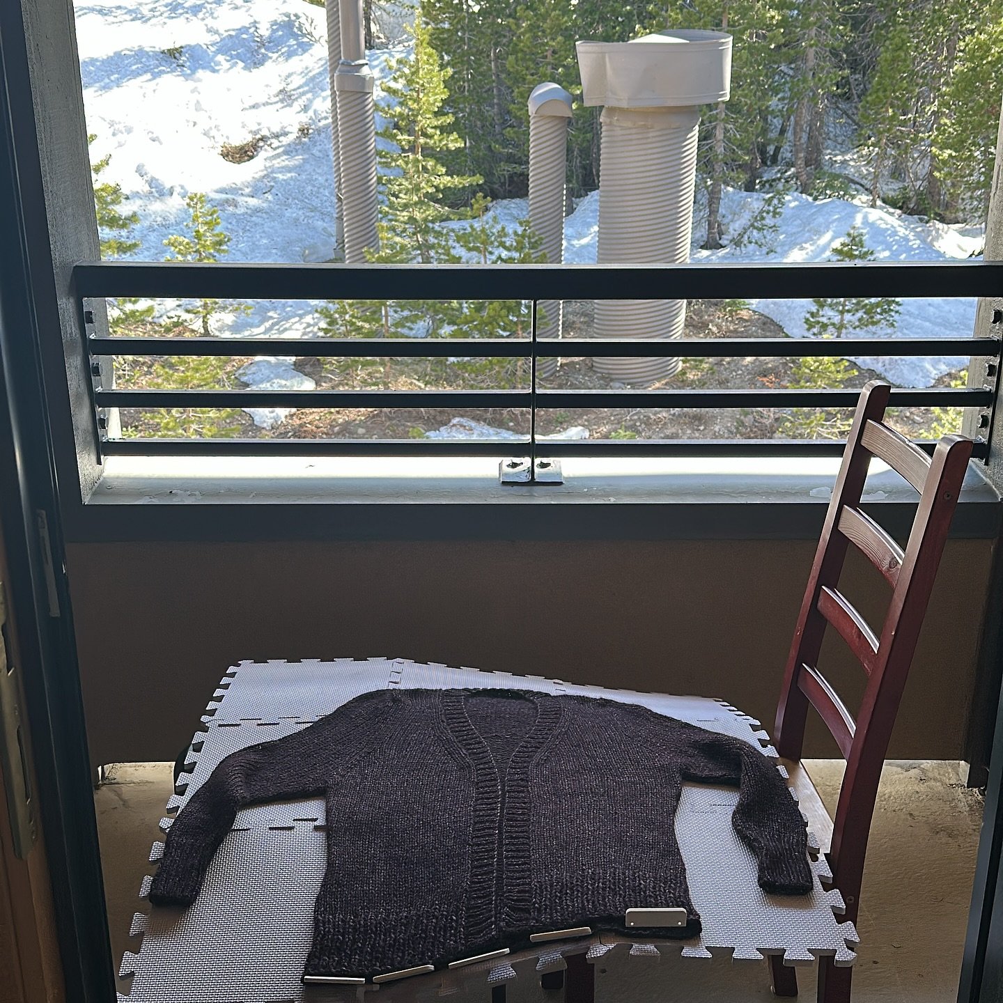 When you&rsquo;re up in the mountains with a very low humidity level, you wet block a recently finished sweater very quickly. 😀 Cocoknits Emma, love this pattern and this sweater. I&rsquo;m also using my absolutely favorite yarn to knit this sweater