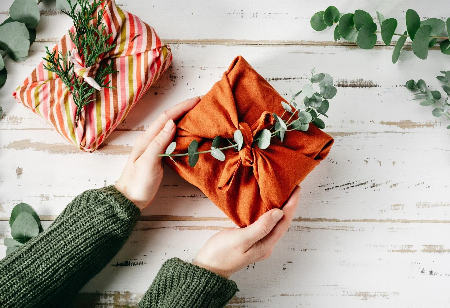 Oh, gift wrapping is definitely an art form! 🎁 Make your handmade creations shine with creative presentation ideas that will add extra magic to the unwrapping experience. Check out our blog for heartfelt inspiration and show your handmade love in st