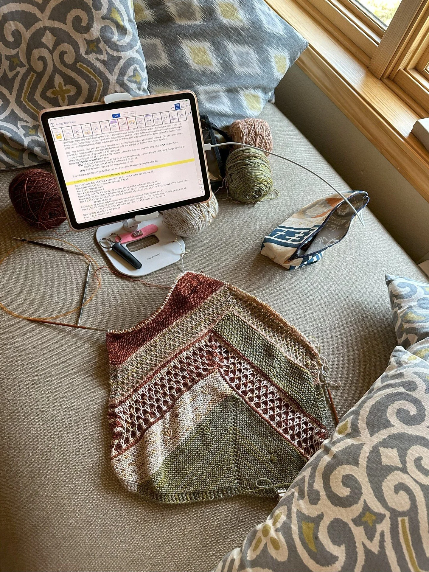 Oh, knitting in the Sierras is so peaceful! 🏔️ Do you have a favorite spot for your knitting or crochet? Maybe a cozy coffee shop ☕ or a sunny park 🌳 or the favorite corner of your home? Share your knitting nooks! #knitting #crocheting #cozyspots