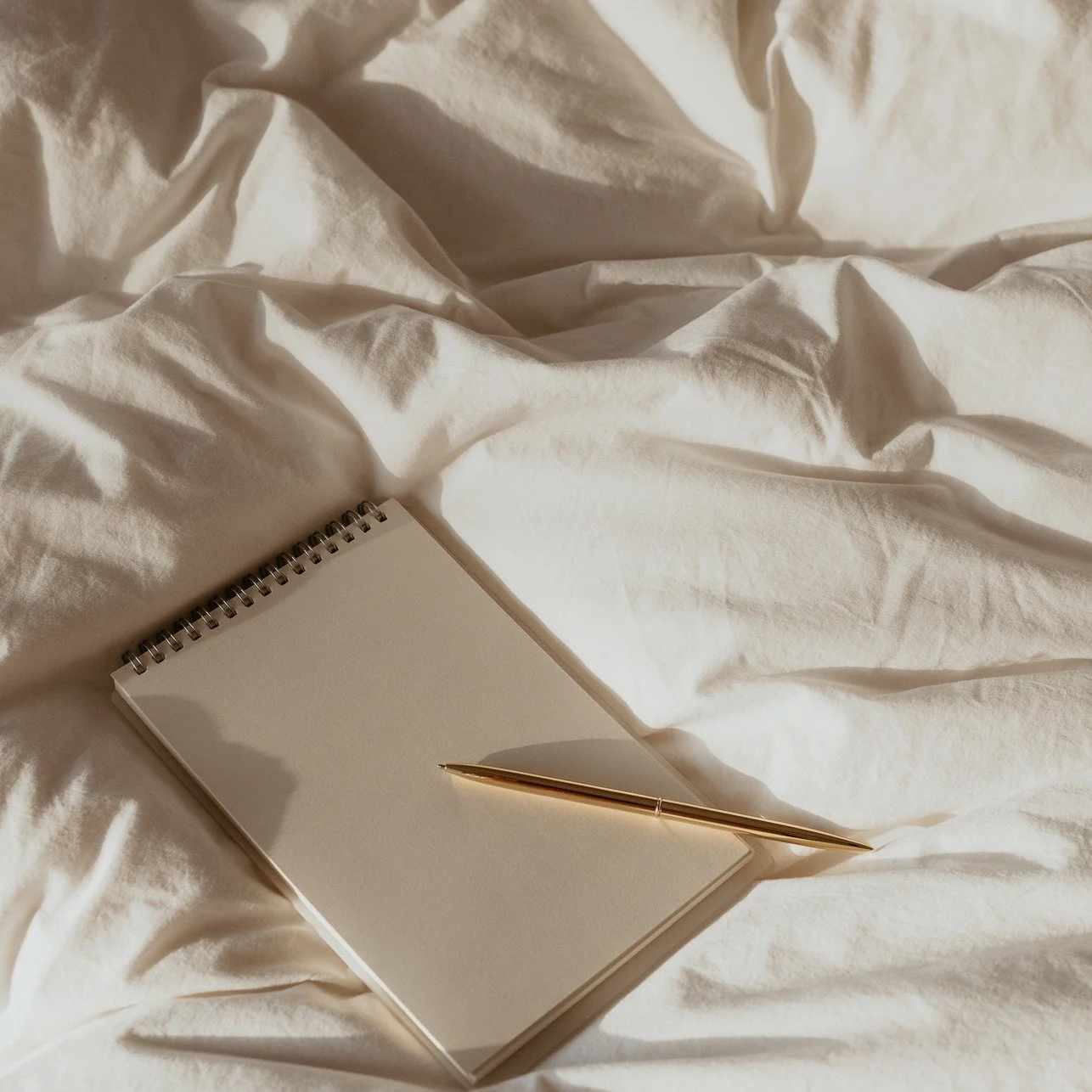 3 AM. You're lying in bed. And suddenly&mdash;bing&mdash;the perfect idea. The solution you've been searching for. The design direction that's been hiding. 💡
And you KNOW that if you don't write it down right this second, it will vanish like smoke b