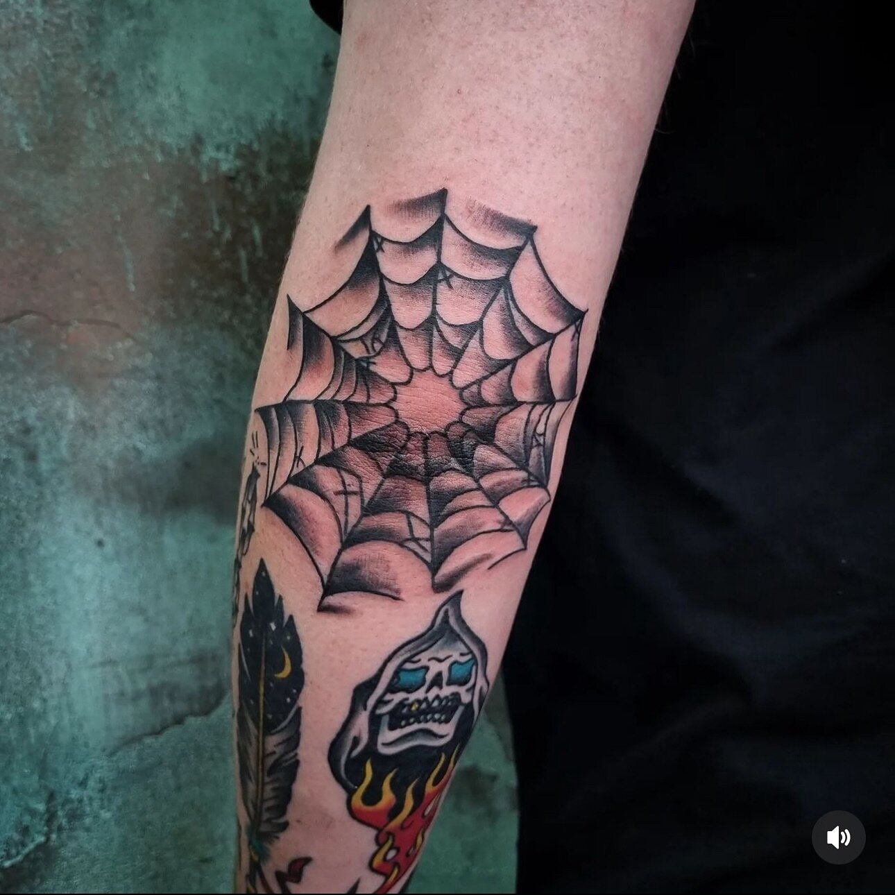 Oooo yeah&hellip;.the spicy spot! Sick elbow web tatty by @beardy__1 🕸️🕸️
.
.
.
DM or call 03 9888 8668 to book with @beardy__1 
.
.
.
#spiderwebs #spiderweb #spiderwebtattoo #web #webtattoo #elbowtattoo #spicy #tattoomelbourne #melbournetattoo #me