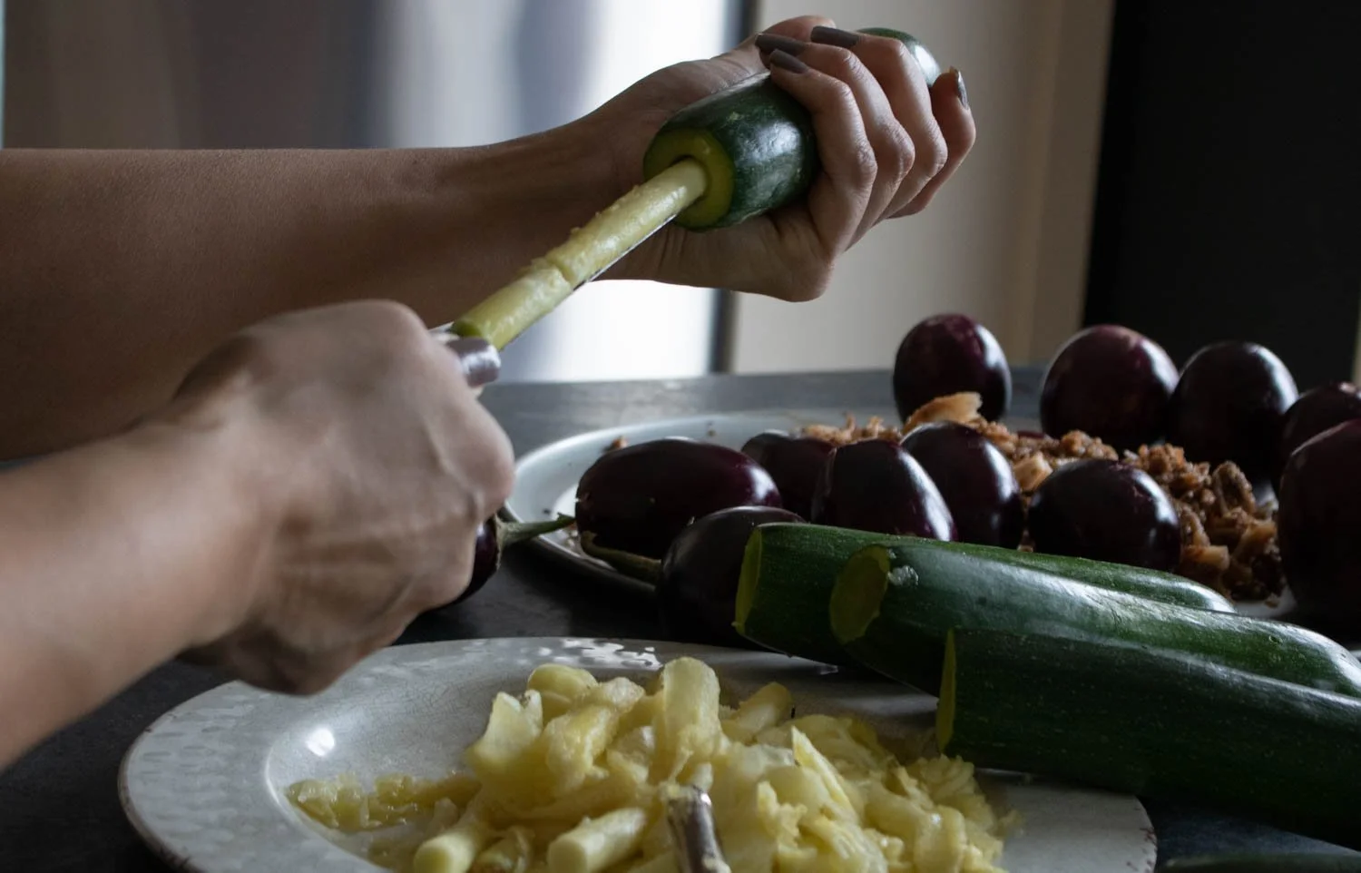  To make ‘Mahshi’ you need to start with emptying the vegetable cores to make space for the stuffing. 