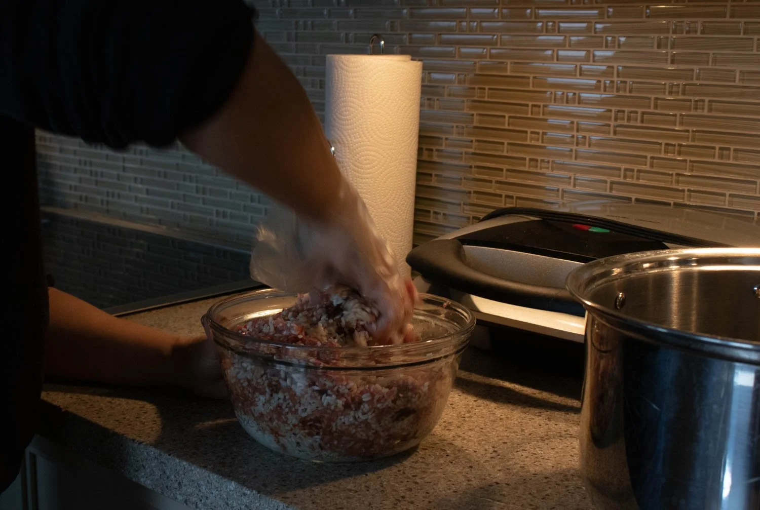  The ‘Mahshi’s’ rice stuffing needs to be mixed really well to ensure the ground beef, the tomato paste, onions, and all other ingredients are equally spread before stuffing the vegetables. 