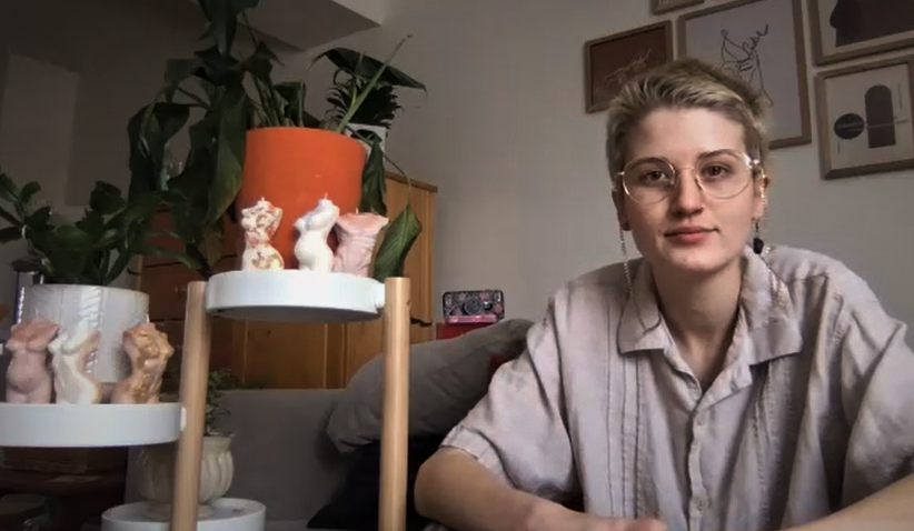 Some light in dark times: body-shaped candles promote positivity