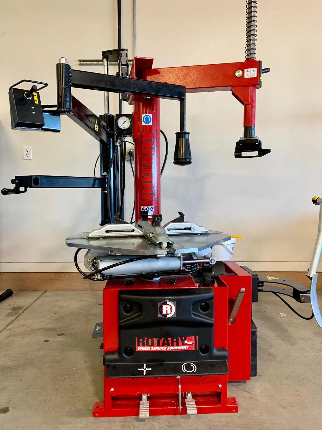 Rotary 146 Tire Changer — Coastal Equipment Inc.