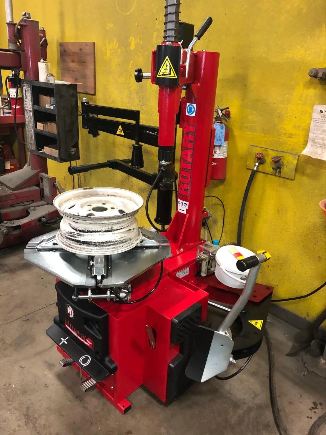 Rotary 146 Tire Changer — Coastal Equipment Inc.