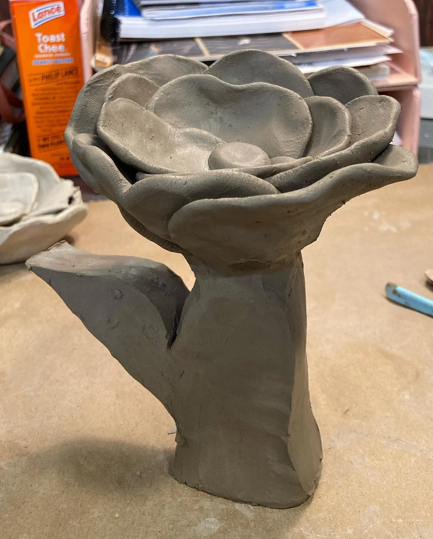 Brought to you by Toast Chee 🤪 I was so bummed my flower candle broke last week just before going into the mold mix! Hopefully this one turns out. What is your favorite? One or two leaves? #candlemaking 🌸🌿 #myflowergarden #clay #inthestudio