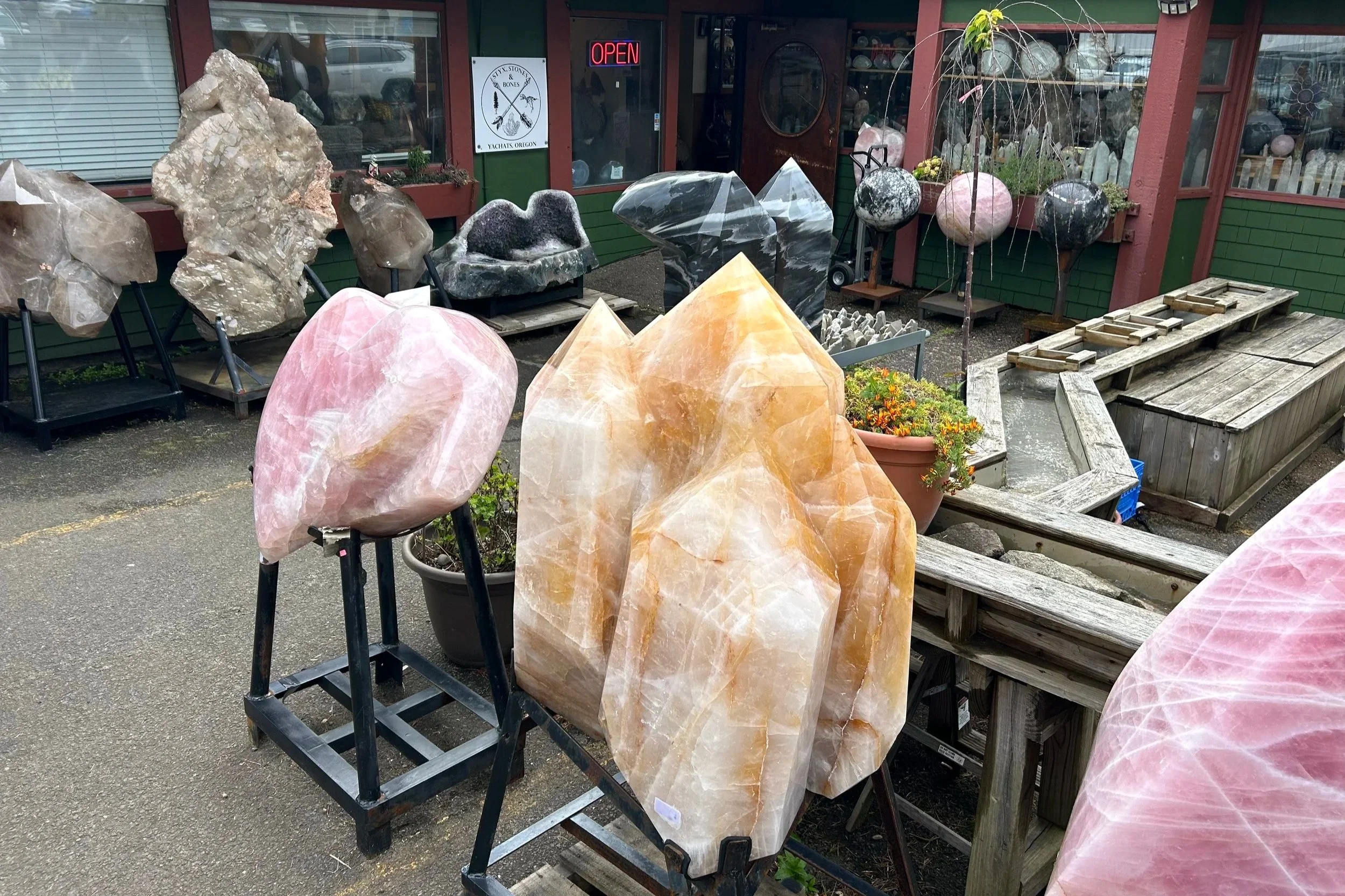 Cool rock displays outside shop in Yachats