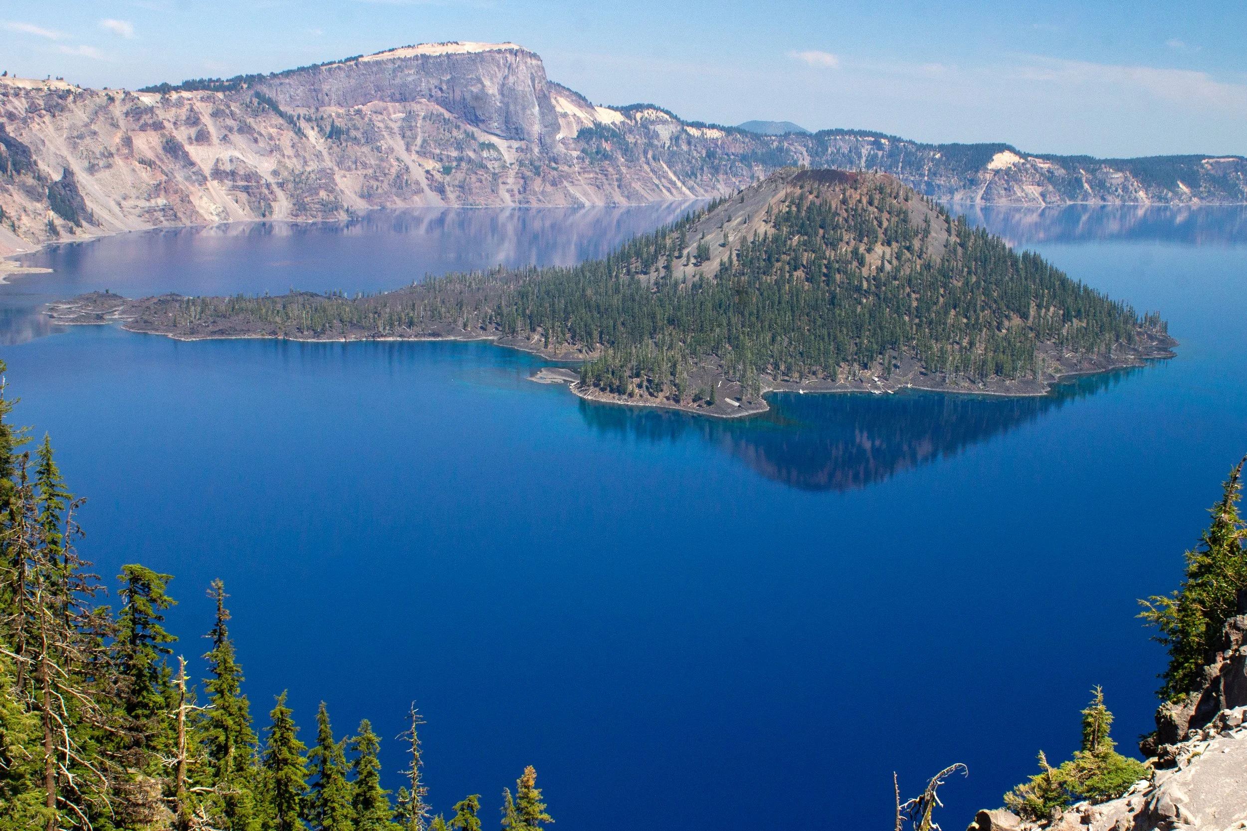 4 Magnificent Short Hikes at Crater Lake National Park (+ Quick Visitor’s Guide)