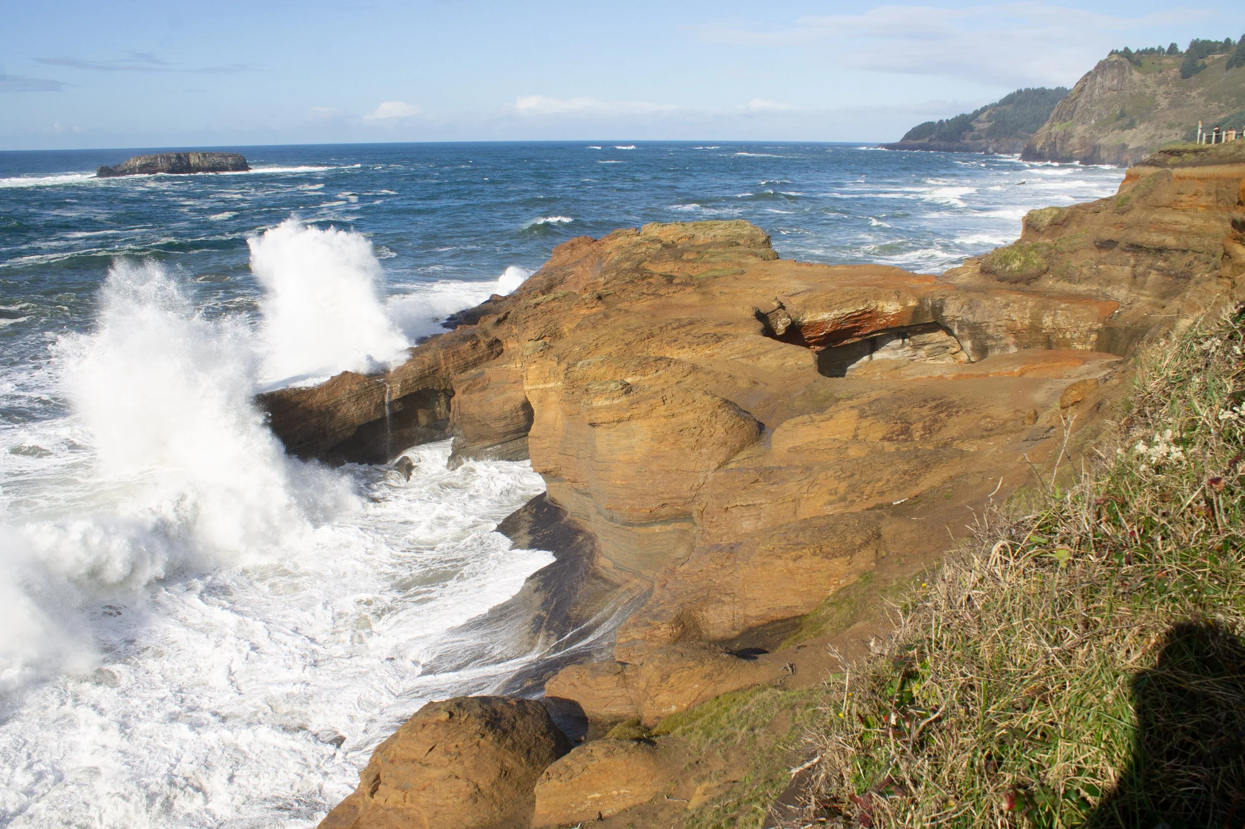 Big waves hit Devils Punchbowl