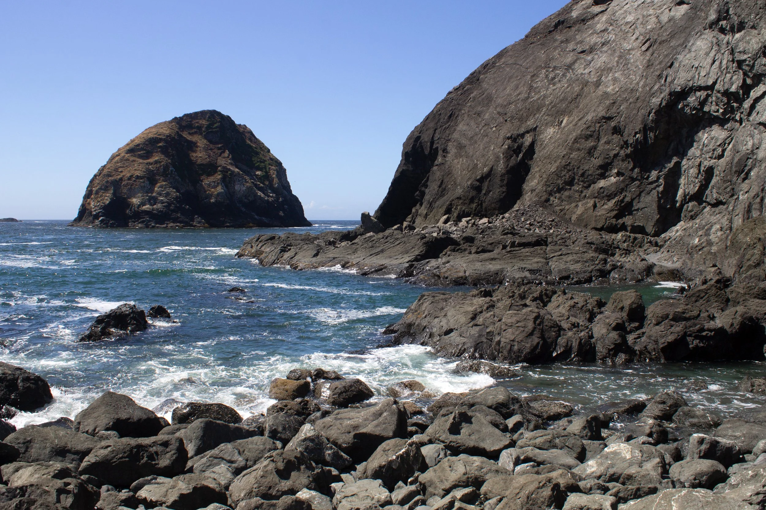 Quick Guide to Sisters Rock State Park on the Oregon Coast — Pines and ...