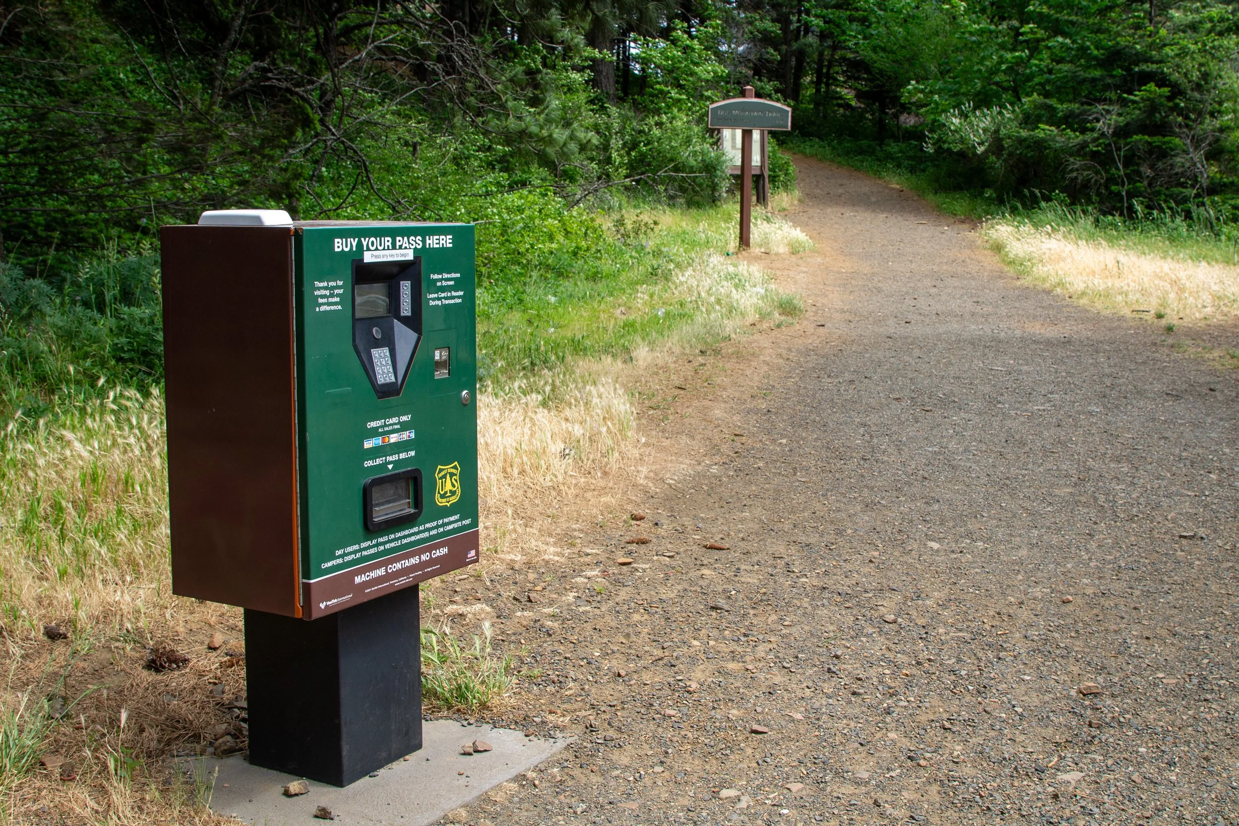 Payment machine for Dog Mountain Trailhead